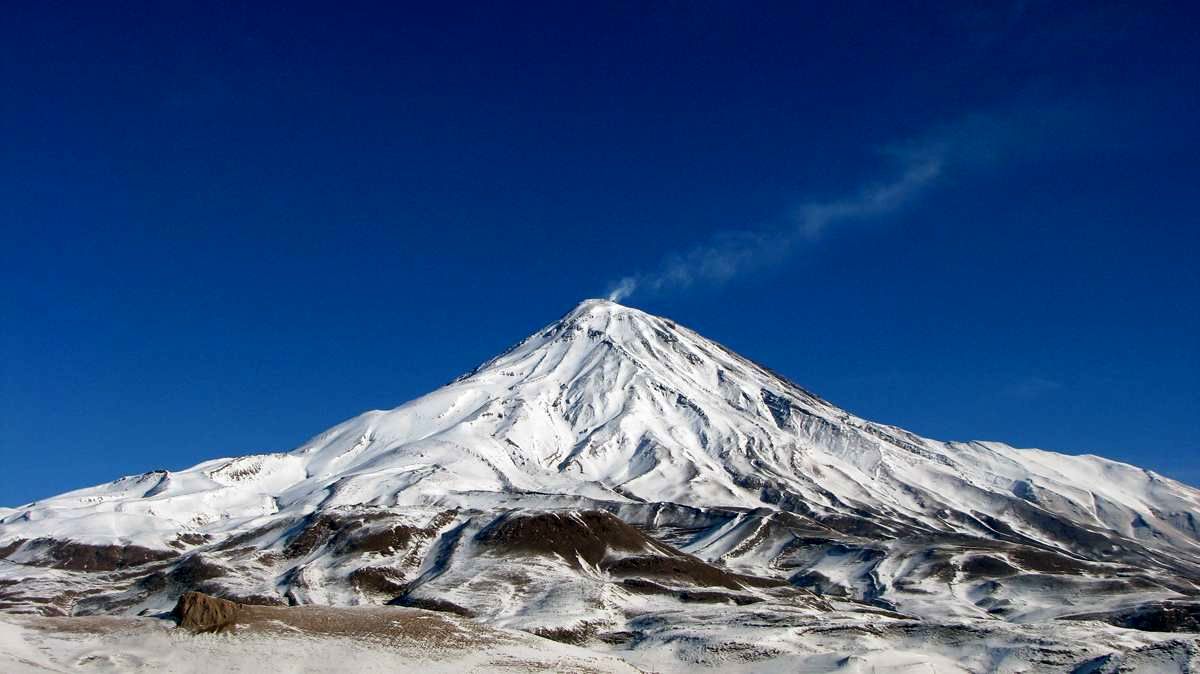 ورود به قله دماوند ممنوع شد